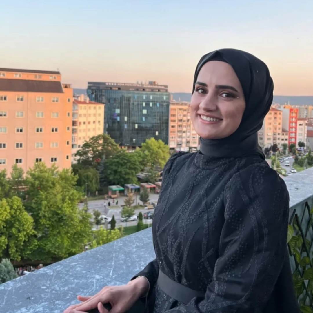 Dil ve konuşma terapisti Dkt. Azize ASLAN